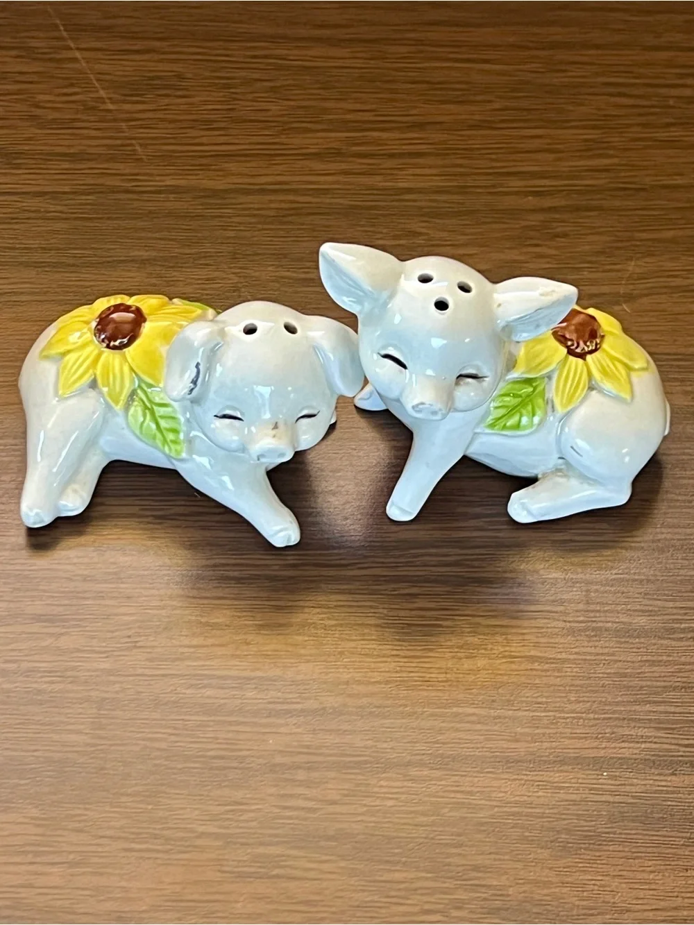 Vintage Ceramic Smiling Pigs Salt and Pepper Shakers - Made in Japan